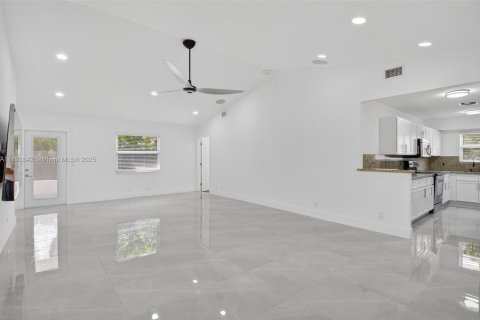 Villa ou maison à vendre à Delray Beach, Floride: 3 chambres, 121.14 m2 № 1946527 - photo 5