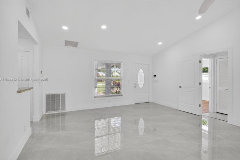 Villa ou maison à vendre à Delray Beach, Floride: 3 chambres, 121.14 m2 № 1946527 - photo 4