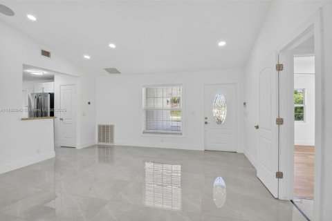 Villa ou maison à vendre à Delray Beach, Floride: 3 chambres, 121.14 m2 № 1946527 - photo 3