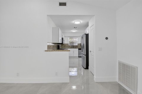 Villa ou maison à vendre à Delray Beach, Floride: 3 chambres, 121.14 m2 № 1946527 - photo 10