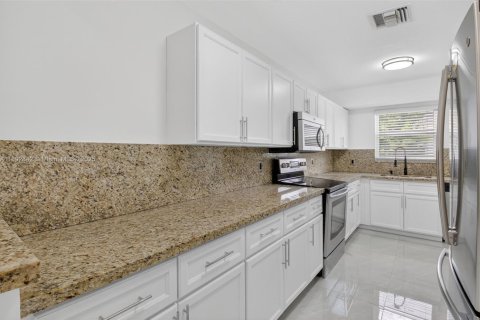 Villa ou maison à vendre à Delray Beach, Floride: 3 chambres, 121.14 m2 № 1946527 - photo 11