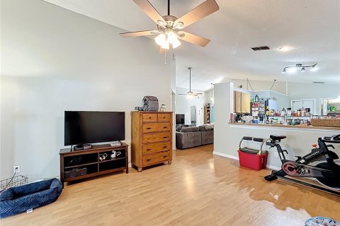 Casa en venta en Lake Mary, Florida, 3 dormitorios, 147.9 m2 № 1870329 - foto 11