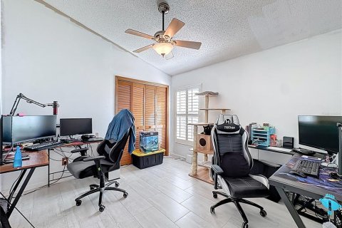 Casa en venta en Lake Mary, Florida, 3 dormitorios, 147.9 m2 № 1870329 - foto 16