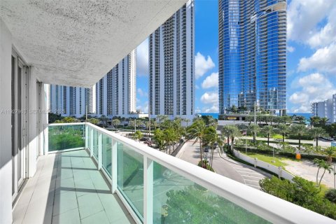 Copropriété à vendre à Sunny Isles Beach, Floride: 2 chambres, 141.3 m2 № 1987516 - photo 20