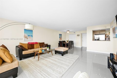 Copropriété à vendre à Sunny Isles Beach, Floride: 2 chambres, 141.3 m2 № 1987516 - photo 5