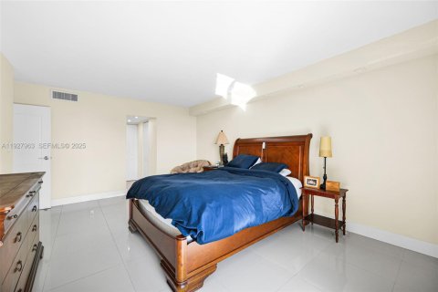 Copropriété à vendre à Sunny Isles Beach, Floride: 2 chambres, 141.3 m2 № 1987516 - photo 30