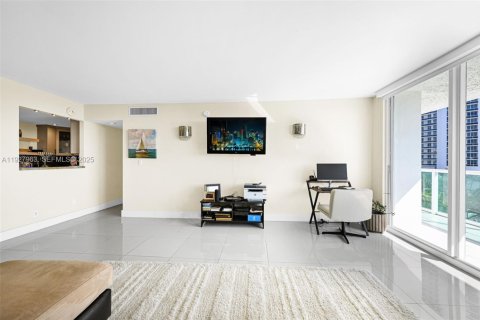 Copropriété à vendre à Sunny Isles Beach, Floride: 2 chambres, 141.3 m2 № 1987516 - photo 23