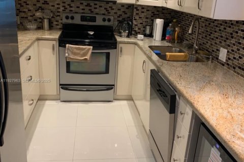 Copropriété à vendre à Sunny Isles Beach, Floride: 2 chambres, 141.3 m2 № 1987516 - photo 10