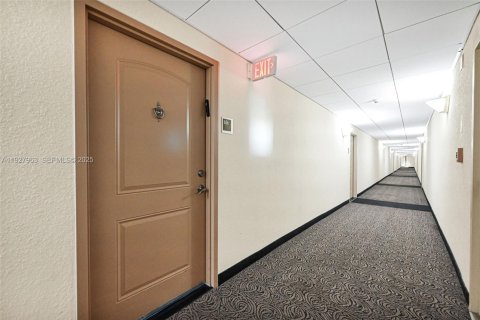 Copropriété à vendre à Sunny Isles Beach, Floride: 2 chambres, 141.3 m2 № 1987516 - photo 4