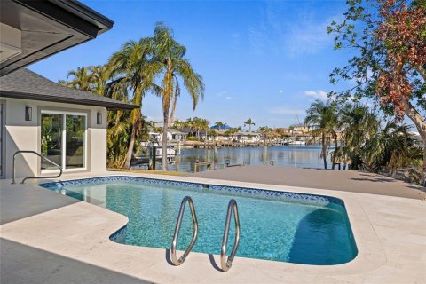 House in Clearwater, Florida 4 bedrooms, 233.09 sq.m. № 1508517 - photo 5