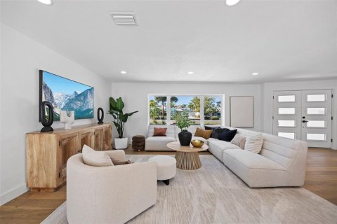 House in Clearwater, Florida 4 bedrooms, 233.09 sq.m. № 1508517 - photo 12