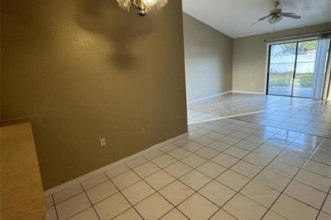 Villa ou maison à louer à Kissimmee, Floride: 3 chambres, 123.47 m2 № 2106976 - photo 10