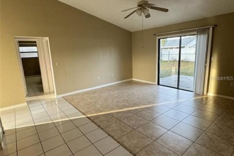 Villa ou maison à louer à Kissimmee, Floride: 3 chambres, 123.47 m2 № 2106976 - photo 3