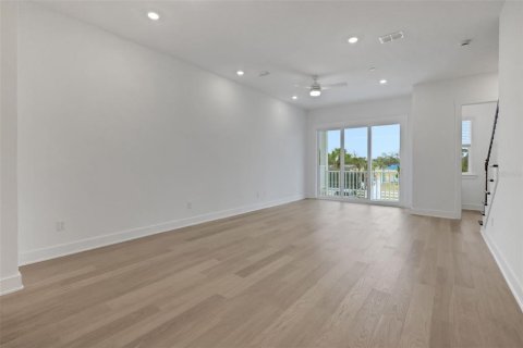Touwnhouse à vendre à Jacksonville Beach, Floride: 4 chambres, 168.34 m2 № 2418965 - photo 29