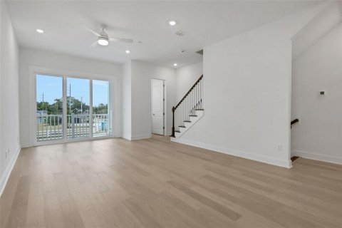 Touwnhouse à vendre à Jacksonville Beach, Floride: 4 chambres, 168.34 m2 № 2418965 - photo 28