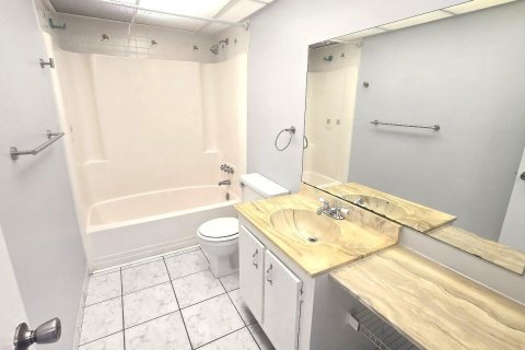 Condo in Lauderhill, Florida, 2 bedrooms  № 2176990 - photo 7