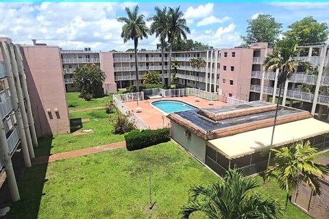 Condo in Lauderhill, Florida, 2 bedrooms  № 2176990