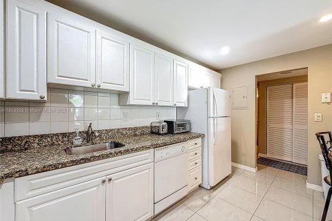 Condo in Sunny Isles Beach, Florida, 1 bedroom  № 2249922 - photo 7