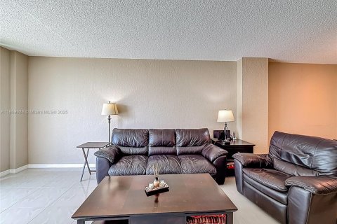 Condo in Sunny Isles Beach, Florida, 1 bedroom  № 2249922 - photo 14