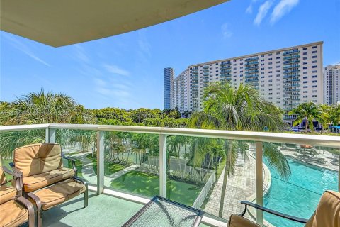 Condo in Sunny Isles Beach, Florida, 1 bedroom  № 2249922 - photo 28