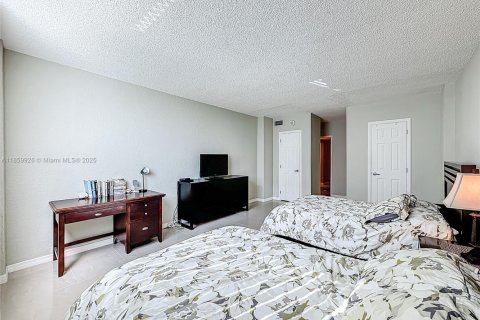 Condo in Sunny Isles Beach, Florida, 1 bedroom  № 2249922 - photo 25