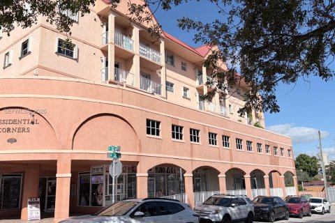 Купить кондоминиум в Майами, Флорида 2 спальни, 70.61м2, № 2036433 - фото 3