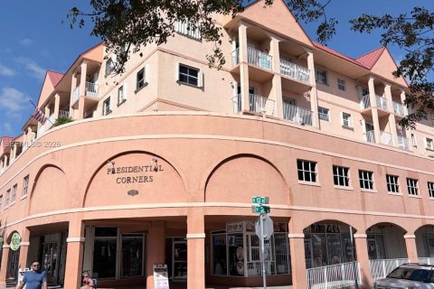 Кондоминиум с 2 спальнями в Майами, Флорида № 2036433