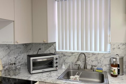 Купить кондоминиум в Майами, Флорида 2 спальни, 70.61м2, № 2036433 - фото 19