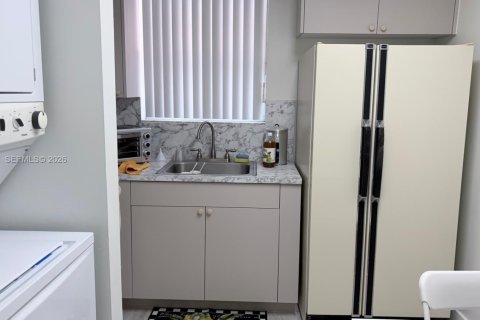 Купить кондоминиум в Майами, Флорида 2 спальни, 70.61м2, № 2036433 - фото 20