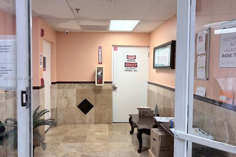 Купить кондоминиум в Майами, Флорида 2 спальни, 70.61м2, № 2036433 - фото 8