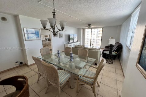 Appartement à Miami Beach, Floride 1 chambre, 99.87 m2 № 1996044