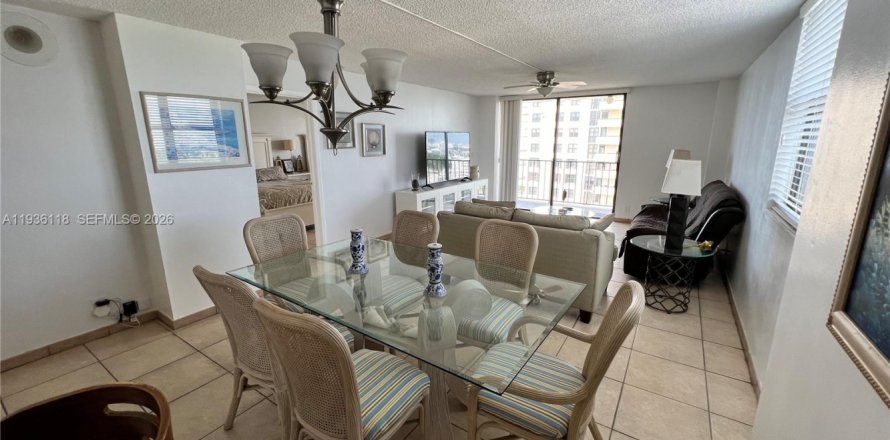 Appartement à Miami Beach, Floride 1 chambre, 99.87 m2 № 1996044