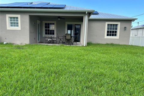 Casa en alquiler en Port St. Lucie, Florida, 4 dormitorios, 209.59 m2 № 2054936 - foto 12