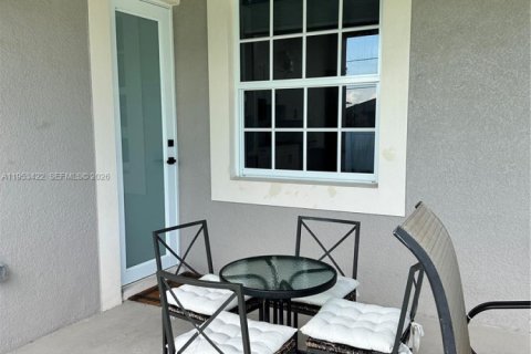Casa en alquiler en Port St. Lucie, Florida, 4 dormitorios, 209.59 m2 № 2054936 - foto 16
