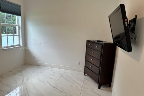 Casa en alquiler en Port St. Lucie, Florida, 4 dormitorios, 209.59 m2 № 2054936 - foto 19