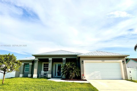 Casa en Port St. Lucie, Florida 4 dormitorios, 209.59 m2 № 2054936