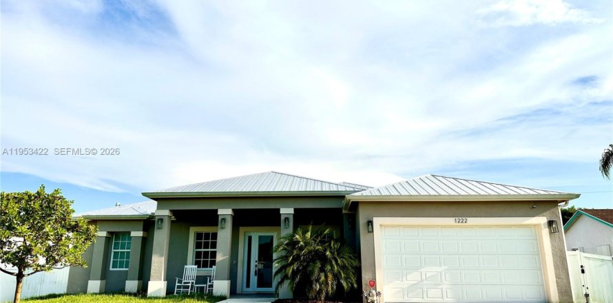Casa en Port St. Lucie, Florida 4 dormitorios, 209.59 m2 № 2054936