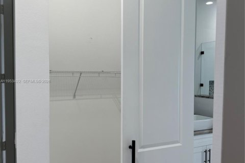 Casa en alquiler en Port St. Lucie, Florida, 4 dormitorios, 209.59 m2 № 2054936 - foto 10