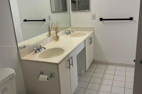 Купить кондоминиум в Авентура, Флорида 1 спальня, 91.97м2, № 2265668 - фото 8