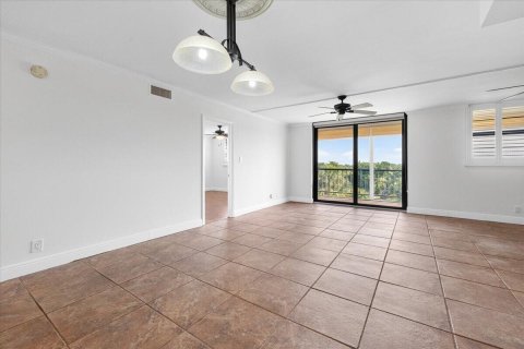 Condo in Deerfield Beach, Florida, 2 bedrooms  № 2248402 - photo 10