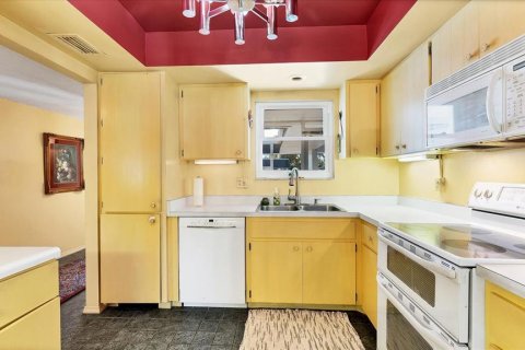 Condo in Sarasota, Florida, 2 bedrooms № 2105031 - photo 10