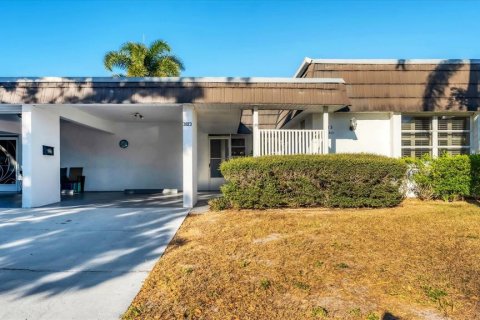 Condo in Sarasota, Florida, 2 bedrooms № 2105031 - photo 2