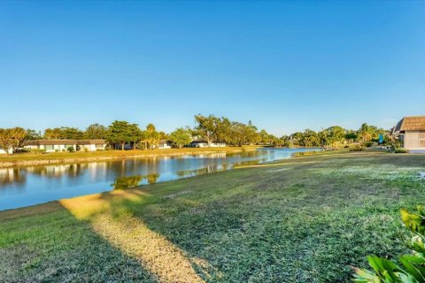 Condo in Sarasota, Florida, 2 bedrooms № 2105031 - photo 27