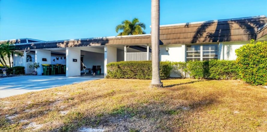 Condo in Sarasota, Florida, 2 bedrooms № 2105031