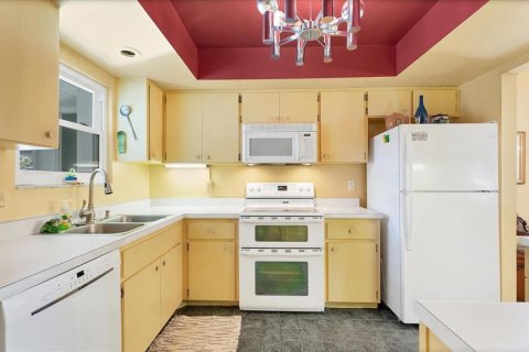 Condo in Sarasota, Florida, 2 bedrooms № 2105031 - photo 9