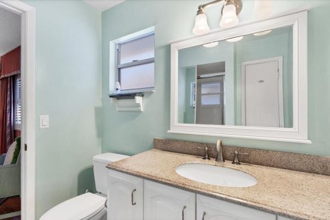 Condo in Sarasota, Florida, 2 bedrooms № 2105031 - photo 20