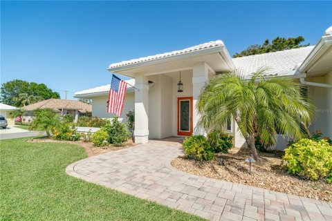 House in Venice, Florida 3 bedrooms, 192.49 sq.m. № 1571717 - photo 2