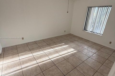 Condo in Greenacres, Florida, 1 bedroom  № 1875265 - photo 12