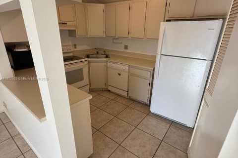 Condo in Greenacres, Florida, 1 bedroom  № 1875265 - photo 2