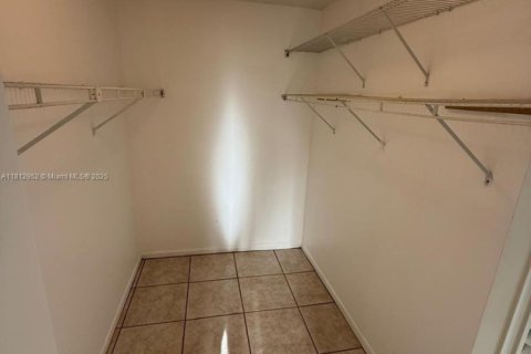 Condo in Greenacres, Florida, 1 bedroom  № 1875265 - photo 13